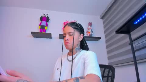 Snapshot of gangster_girl chatting on 10-02-25, 08:32 GANG online show from 10-02-25, 08:32