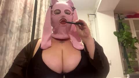 Snapshot of gapetrainee chatting on 10-20-25, 12:44 gapetrainee online show from 10-20-25, 12:44