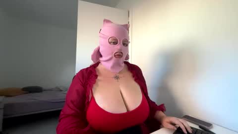 Snapshot of gapetrainee chatting on 10-23-25, 07:29 gapetrainee online show from 10-23-25, 07:29