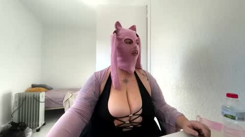 Snapshot of gapetrainee chatting on 10-30-25, 02:29 gapetrainee online show from 10-30-25, 02:29