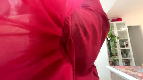 Snapshot of gapetrainee chatting on 11-21-25, 01:15 gapetrainee online show from 11-21-25, 01:15