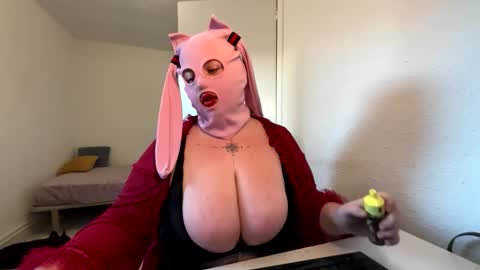 Snapshot of gapetrainee chatting on 11-21-25, 03:54 gapetrainee online show from 11-21-25, 03:54