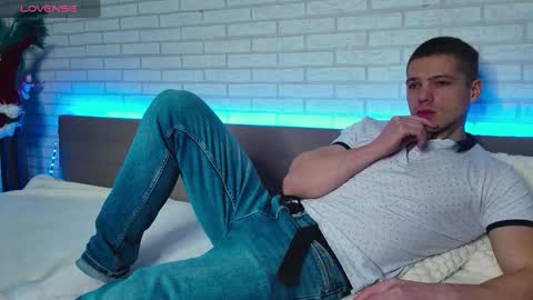 Gared online show from 12-17-25, 08:42