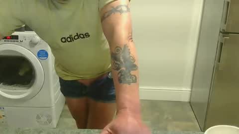 Snapshot of garybaker60 chatting on 11-20-25, 08:52 Gaz online show from 11-20-25, 08:52