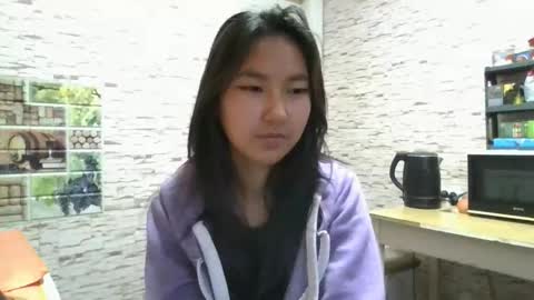 Amelia online show from 11-12-25, 11:43