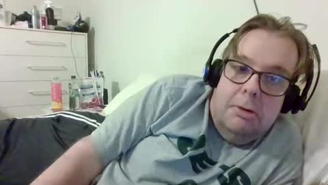 Snapshot of garyg930 chatting on 10-28-25, 03:32 Gary online show from 10-28-25, 03:32