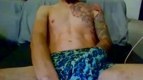 Snapshot of garyreal1990 chatting on 11-21-25, 04:27 garyreal1990 online show from 11-21-25, 04:27
