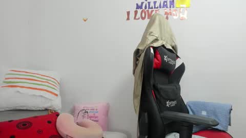 Snapshot of gatitasexy_hot_wet4u chatting on 10-26-25, 10:04 Mfe online show from 10-26-25, 10:04