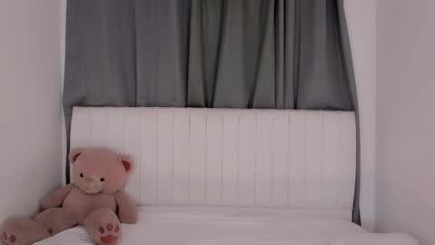 Vnecis Marn online show from 11-15-25, 06:37