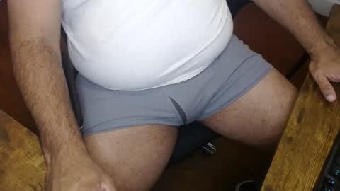 Snapshot of gato27cam chatting on 11-18-25, 12:16 Marco online show from 11-18-25, 12:16