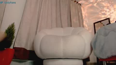 Isabela online show from 03-10-25, 07:53