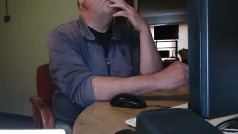 gavineverett3 online show from 10-26-25, 10:25