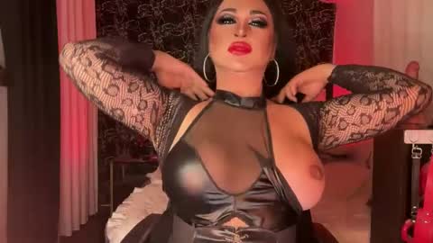 Snapshot of gaylecious chatting on 02-05-25, 04:36 gayle online show from 02-05-25, 04:36