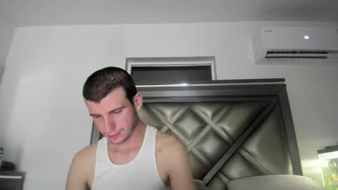 Snapshot of gayndepressed chatting on 11-07-25, 04:23 Trace online show from 11-07-25, 04:23