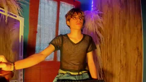 HAN online show from 12-19-25, 01:07