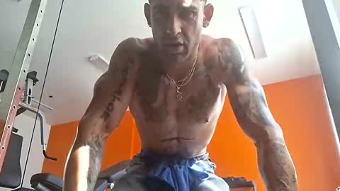 Snapshot of geekedoutlabs chatting on 10-07-25, 07:33 Zanecubano online show from 10-07-25, 07:33