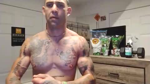 Snapshot of geekedoutlabs chatting on 10-14-25, 11:33 Zanecubano online show from 10-14-25, 11:33