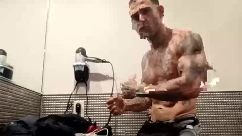 Snapshot of geekedoutlabs chatting on 10-15-25, 12:22 Zanecubano online show from 10-15-25, 12:22