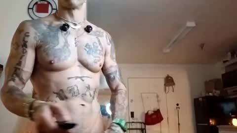 Snapshot of geekedoutlabs chatting on 10-30-25, 01:40 Zanecubano online show from 10-30-25, 01:40