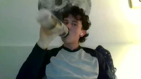 Snapshot of gellis15 chatting on 12-18-25, 01:22 gellis15 online show from 12-18-25, 01:22