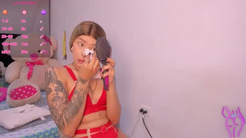 Snapshot of gemarodriguez_ chatting on 10-29-25, 07:10 Gemma online show from 10-29-25, 07:10