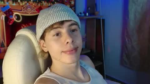 Snapshot of gemdominus chatting on 12-18-25, 01:00 Gem Dominus online show from 12-18-25, 01:00