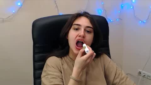 Gemma online show from 03-05-25, 06:12