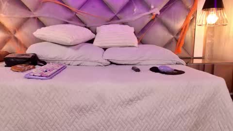 Maria  online show from 10-19-25, 03:07