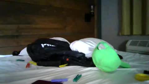 Lenzy LaCanada online show from 01-23-25, 01:02