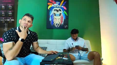 Snapshot of gendersonfit chatting on 10-23-25, 12:43 gendersonfit online show from 10-23-25, 12:43