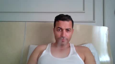 Snapshot of genteldevil chatting on 10-16-25, 09:32 genteldevil online show from 10-16-25, 09:32