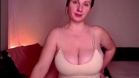 Snapshot of gentle__woman chatting on 12-15-24, 11:45 Chrisa online show from 12-15-24, 11:45
