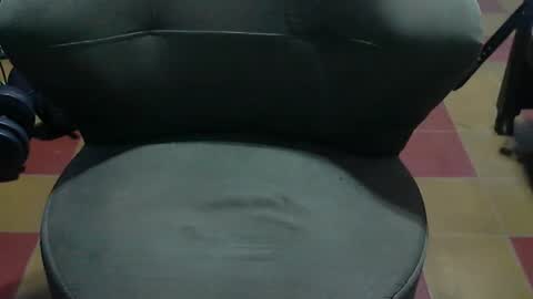 Genuino online show from 12-14-25, 04:29