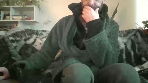 Snapshot of geon2xx chatting on 09-21-25, 06:15 Geon online show from 09-21-25, 06:15