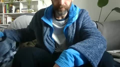 Snapshot of geon2xx chatting on 10-30-25, 11:33 Geon online show from 10-30-25, 11:33