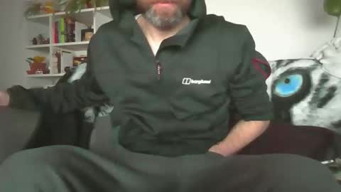 Snapshot of geon2xx chatting on 11-05-25, 07:52 Geon online show from 11-05-25, 07:52