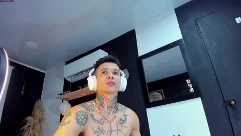 independent model online show from 01-10-25, 06:09