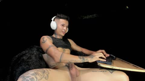 independent model online show from 01-09-26, 08:32