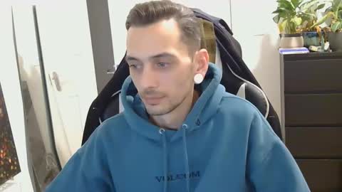 georgek0011 online show from 12-20-25, 06:15