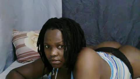 georgeous_kimberly online show from 10-03-25, 03:20