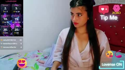 Snapshot of georgia_oli chatting on 02-11-25, 06:44 georgia_oli online show from 02-11-25, 06:44