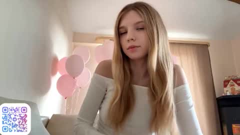 Chloe online show from 09-19-25, 09:22