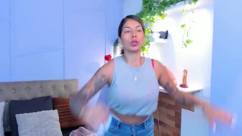 Georgina Coule online show from 10-21-25, 01:23