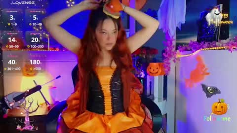 Snapshot of georgina_moschino chatting on 10-31-25, 10:55 georgina_moschino online show from 10-31-25, 10:55