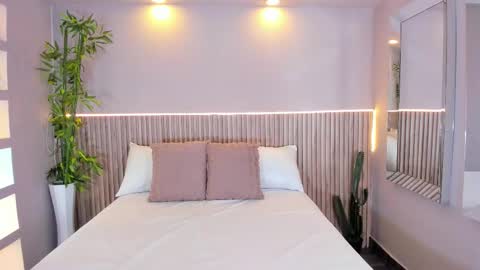 GeorginaReyes  online show from 12-13-25, 10:48