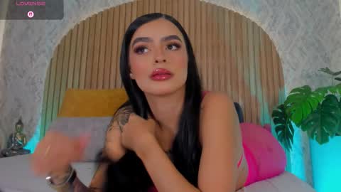 Kendal  online show from 10-10-25, 03:22