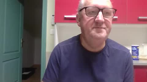 Snapshot of gerardlp131313 chatting on 10-28-25, 08:22 gerardlp131313 online show from 10-28-25, 08:22