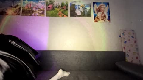 Amelia online show from 10-10-25, 08:30