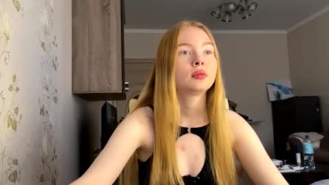 Amelia online show from 10-26-25, 09:04