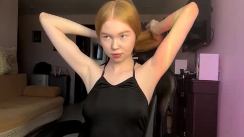 Amelia online show from 11-14-25, 06:34